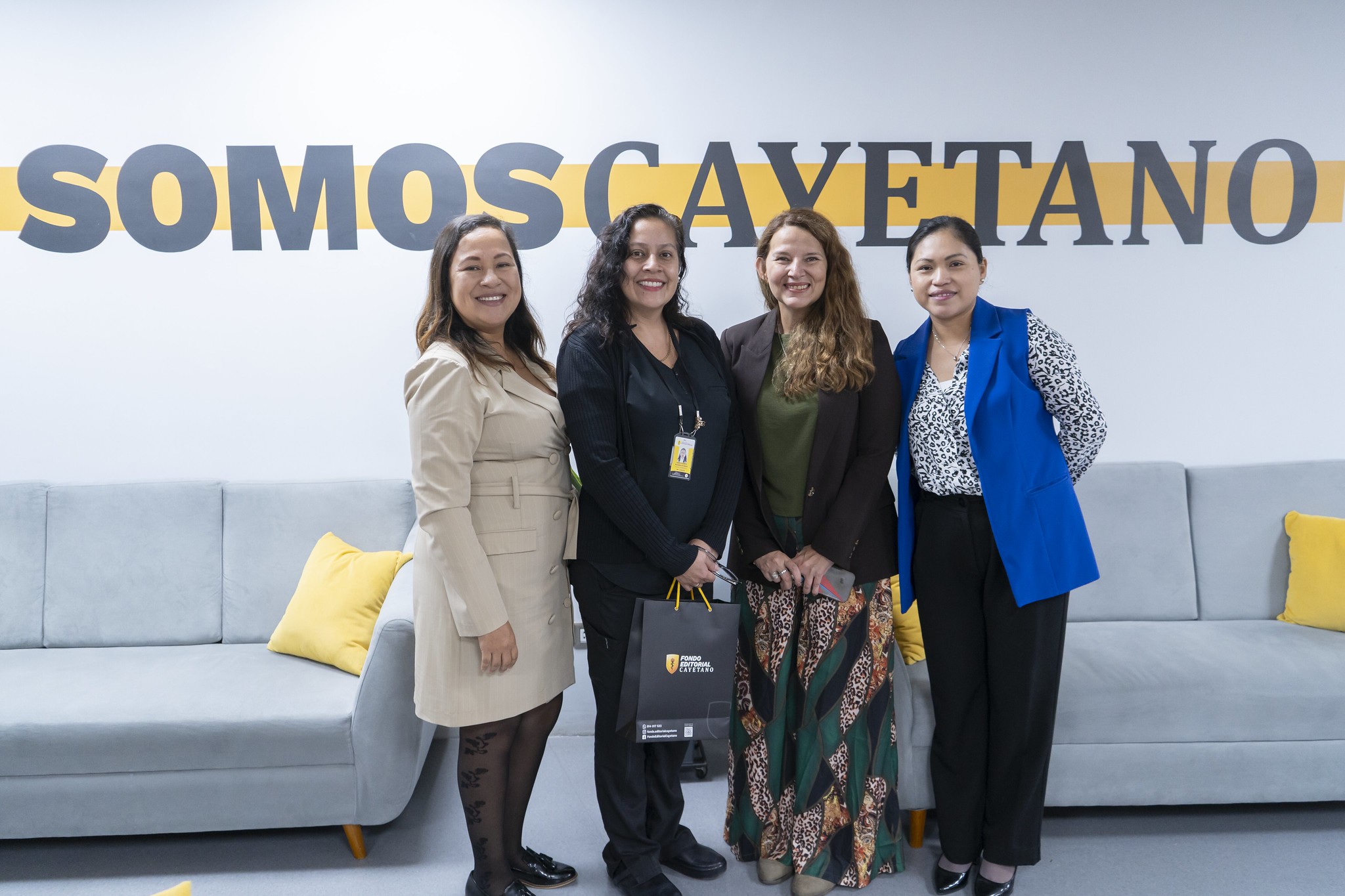 La Mag. Vilma Ruiz es premiada tras ganar la Trivia sobre Conflicto de Intereses